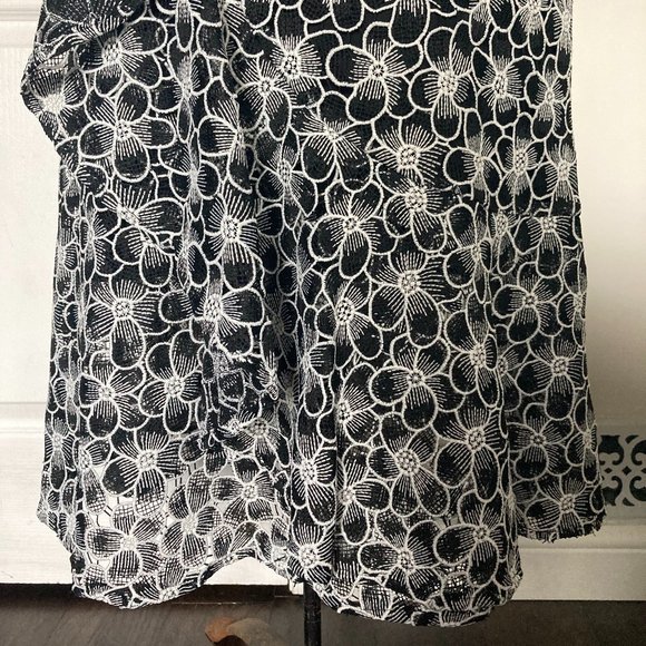 Flowing Black and White Floral Tea Dress, Warehouse - Picture 9 of 10